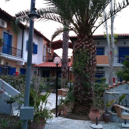 9 Musses Hotel Apartments Skala Mistegnon Eksteriør bilde