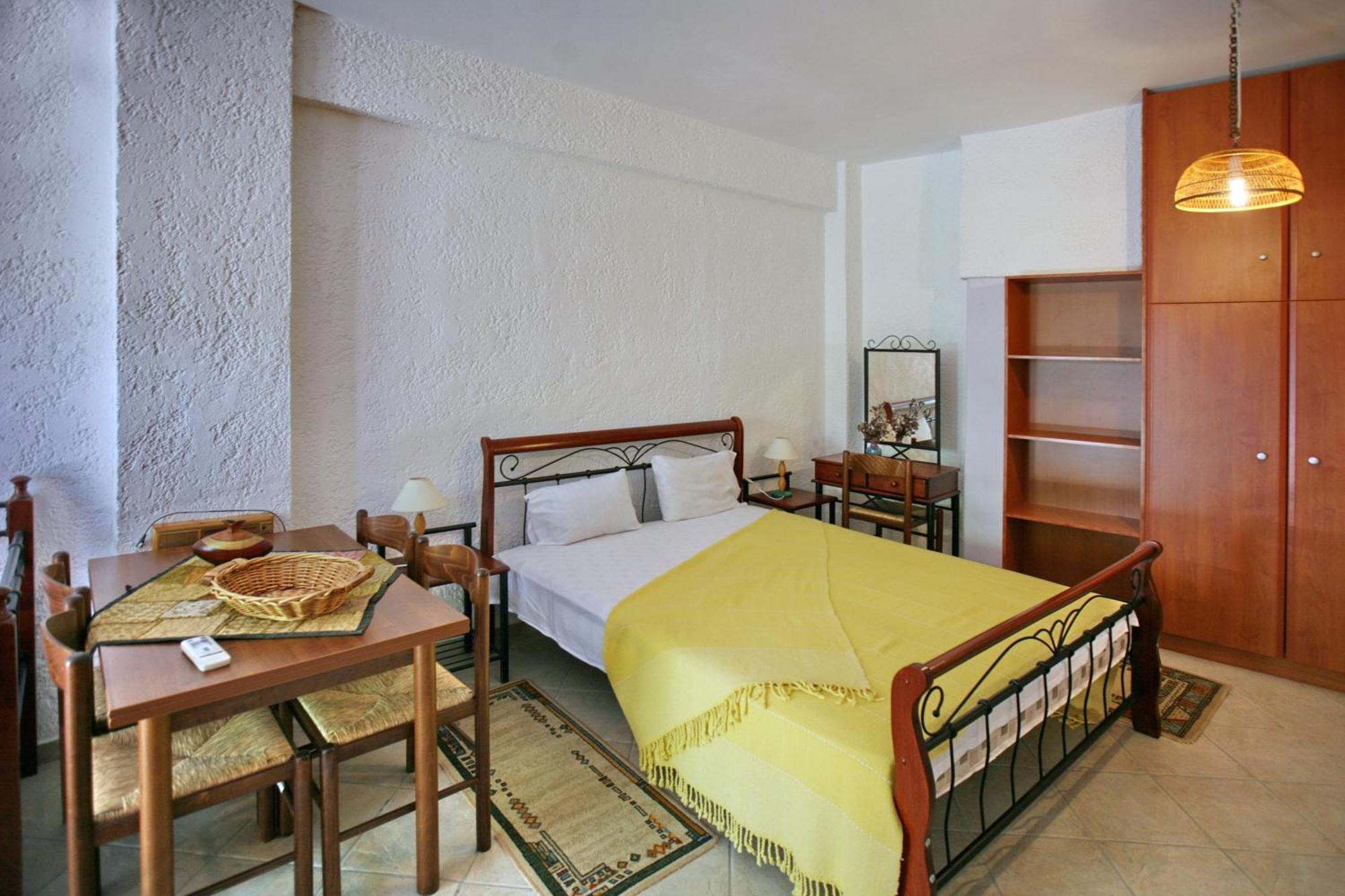 9 Musses Hotel Apartments Skala Mistegnon Eksteriør bilde
