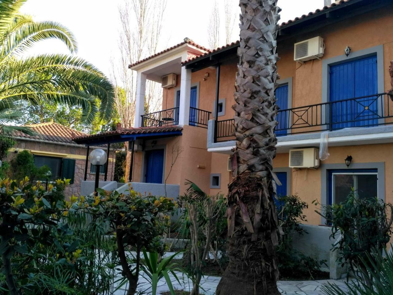 9 Musses Hotel Apartments Skala Mistegnon Eksteriør bilde