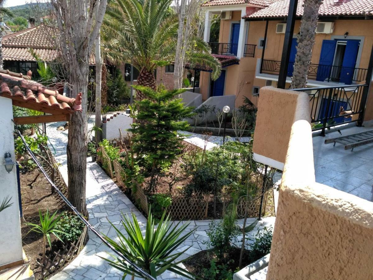 9 Musses Hotel Apartments Skala Mistegnon Eksteriør bilde