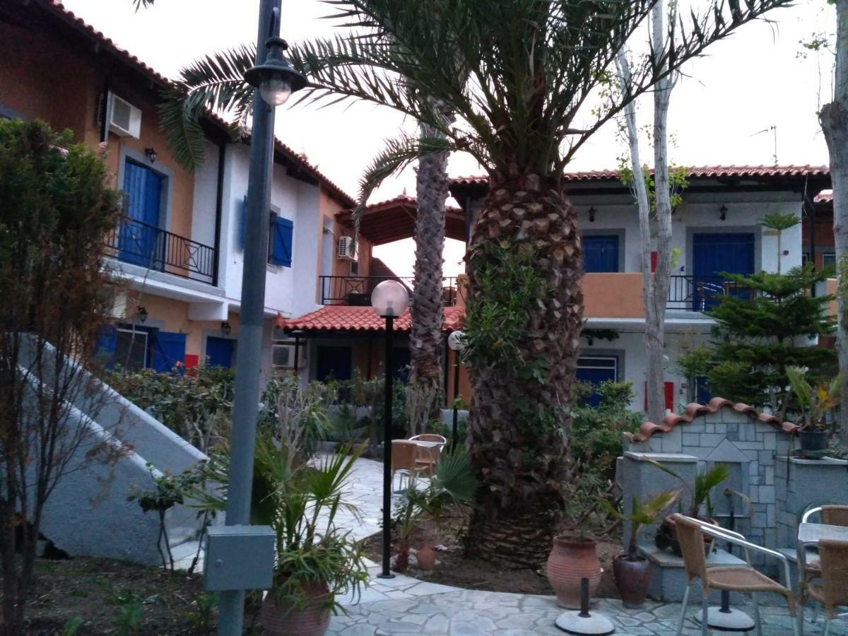 9 Musses Hotel Apartments Skala Mistegnon Eksteriør bilde